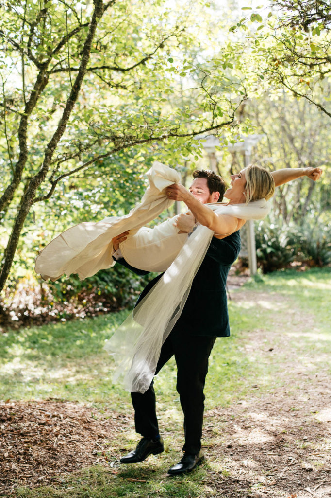 Intimate wedding at the UW Center for Urban Horticulture in Seattle Washington
