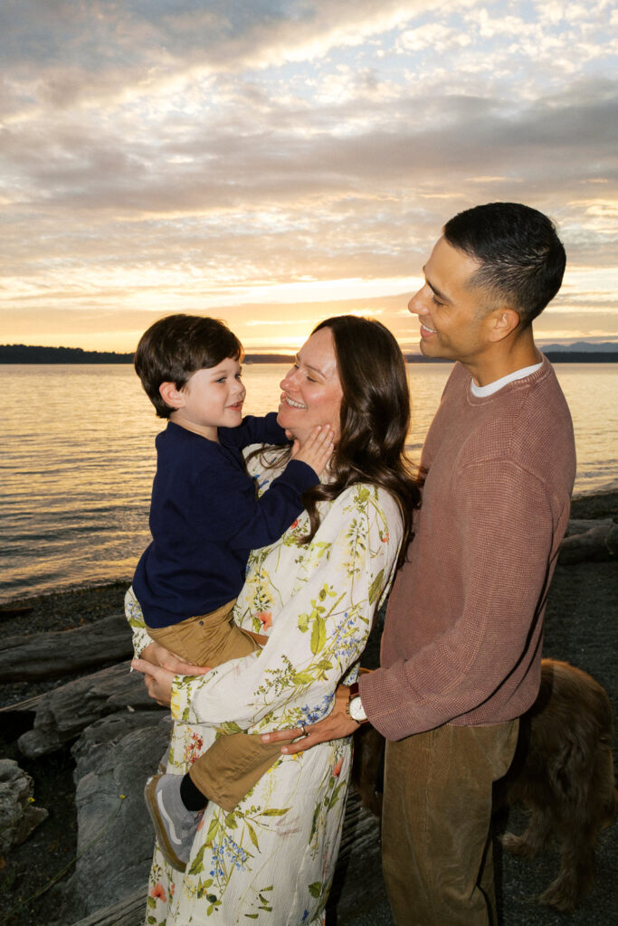 family photos at Lincoln Park in Seattle